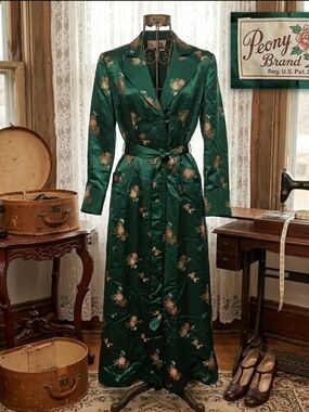 Vintage 1940s Peony Brand Emerald Green Silk Dressing Gown Robe S